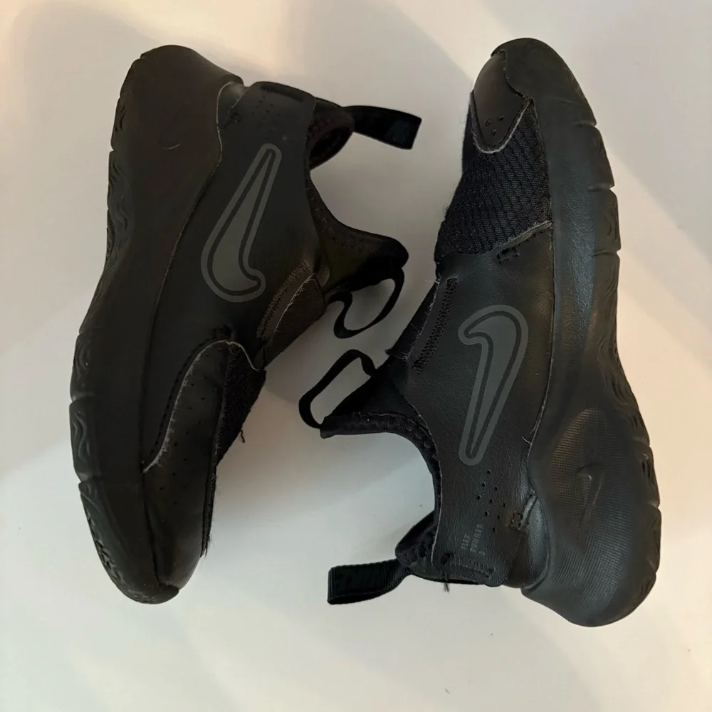 Nike Flex Runner 3 Sneakers Boys Size 11 / 11c